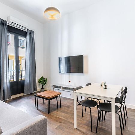 Vr Estudios Apartments Madrid Luaran gambar