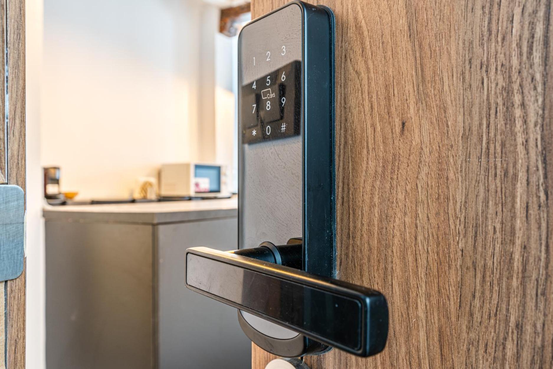 Vr Estudios Apartments Madrid Luaran gambar