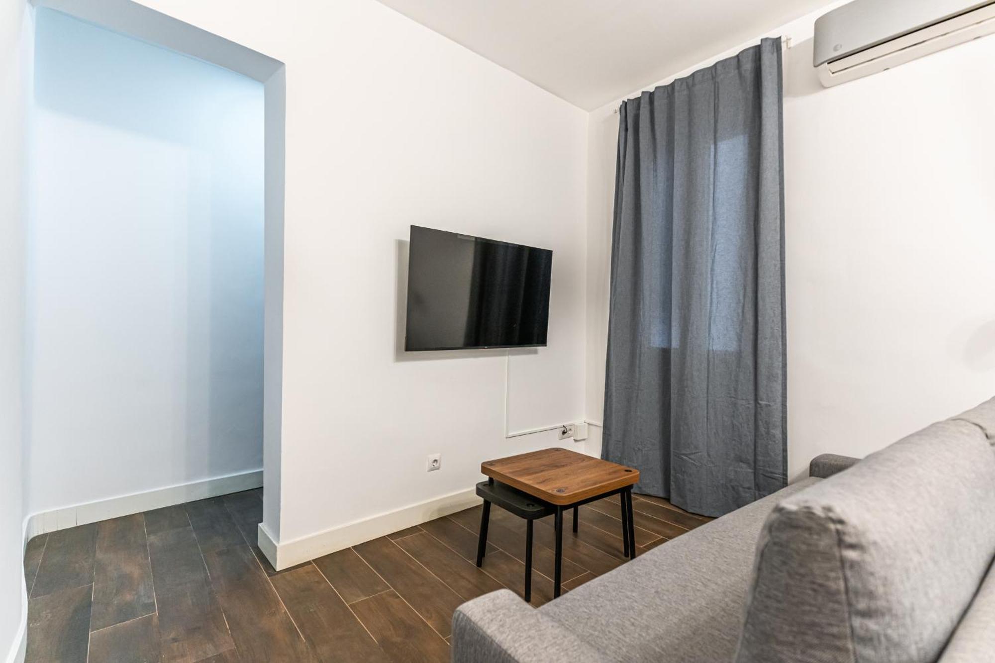 Vr Estudios Apartments Madrid Luaran gambar