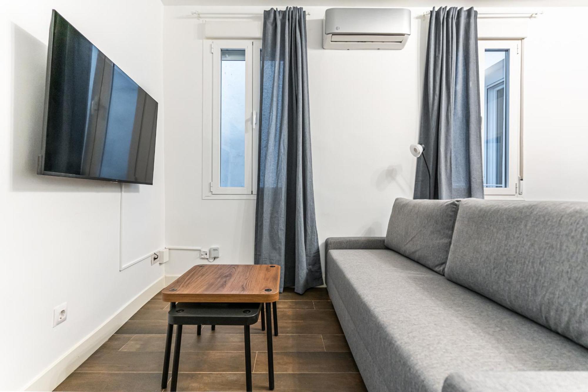 Vr Estudios Apartments Madrid Luaran gambar