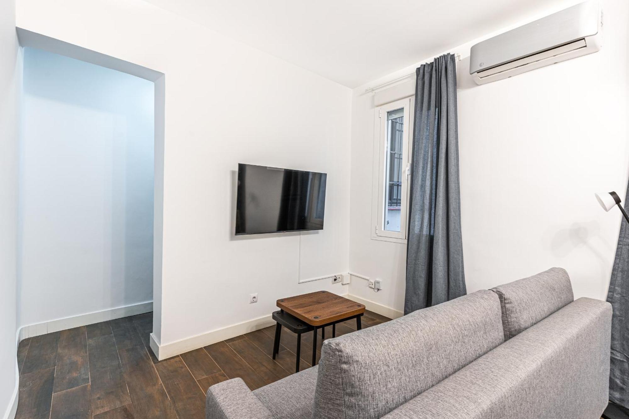 Vr Estudios Apartments Madrid Luaran gambar